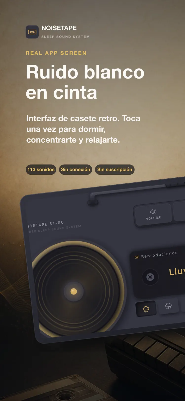 Reproductor de NoiseTape en iPhone — un radiocasete retro reproduciendo Lluvia suave, con teclas mecánicas de volumen, temporizador y ajustes