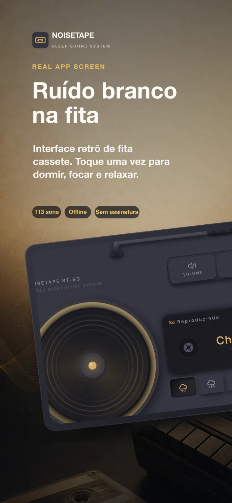 Player do NoiseTape no iPhone — um boombox retrô tocando Chuva leve, com teclas mecânicas de volume, timer e ajustes